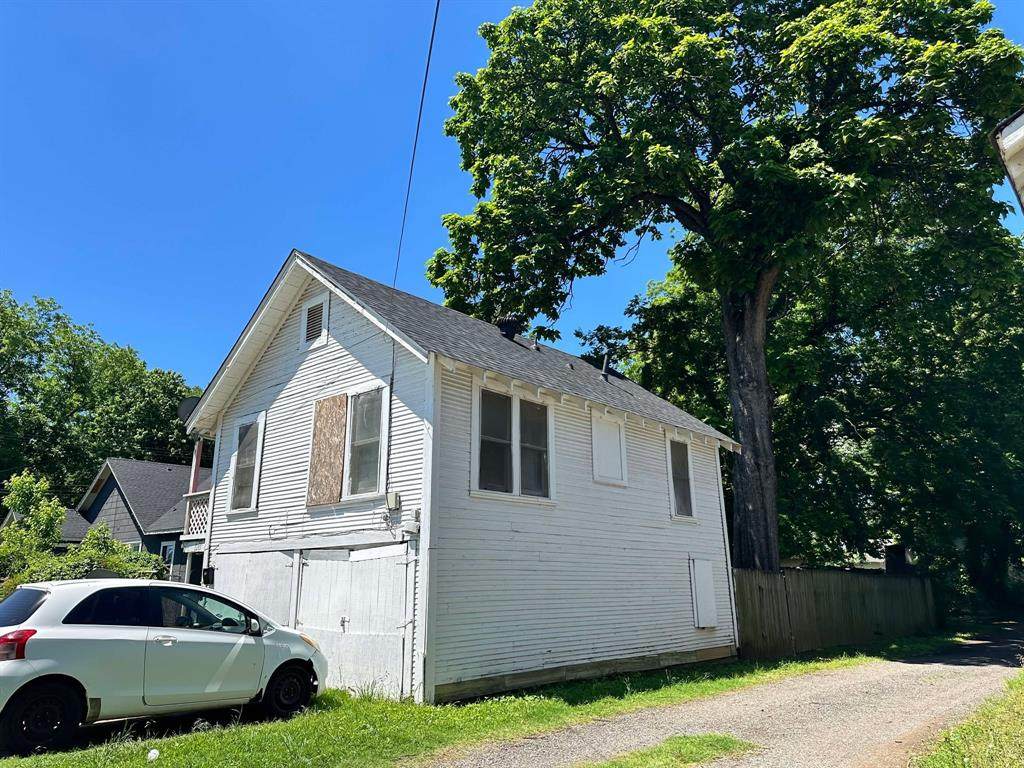 1103 Peach Street - Photo 1