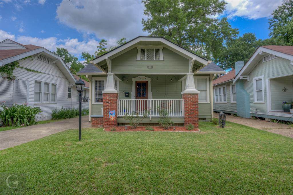 818 Elmwood - Photo 1