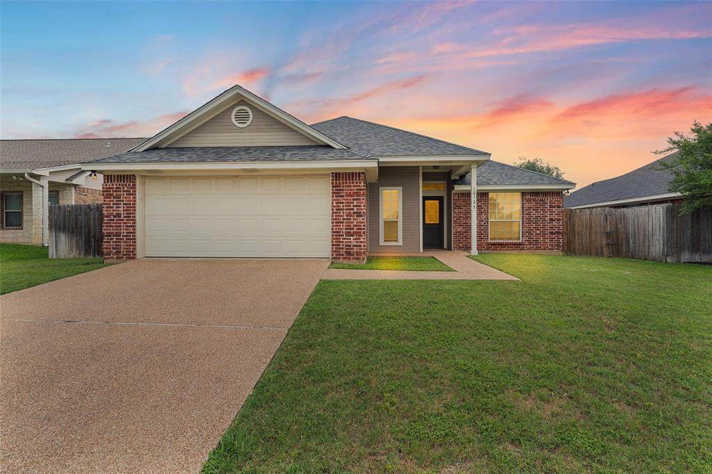 10121 Salem Way - Photo 1