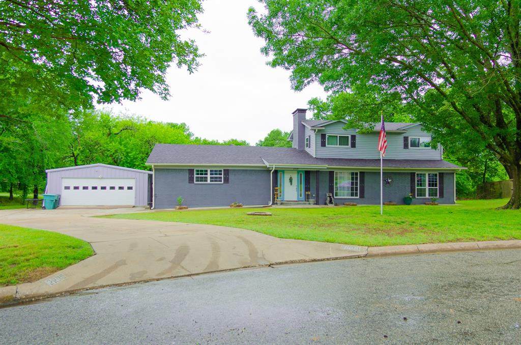 2209 Ridgewood Drive - Photo 1