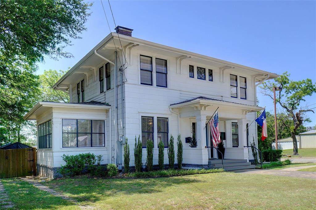 1116 Lamar Avenue - Photo 1