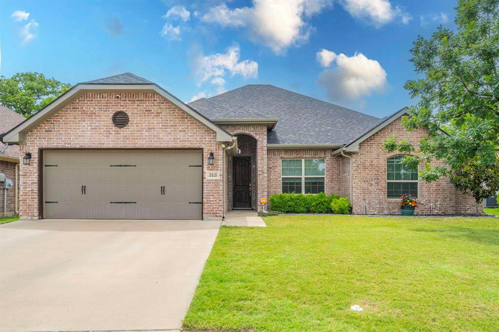 313 Donna Circle - Photo 1