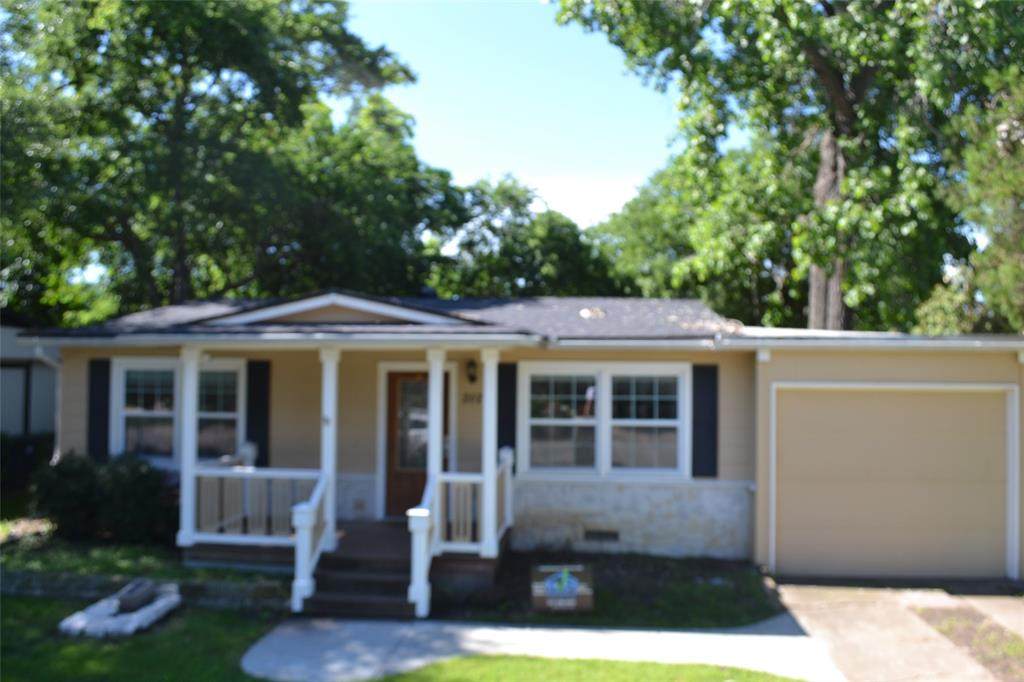 202 Pine Street - Photo 1