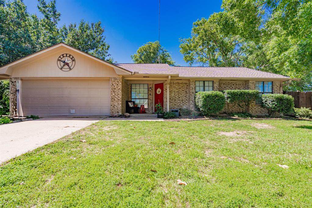 2120 Lisa Circle - Photo 1