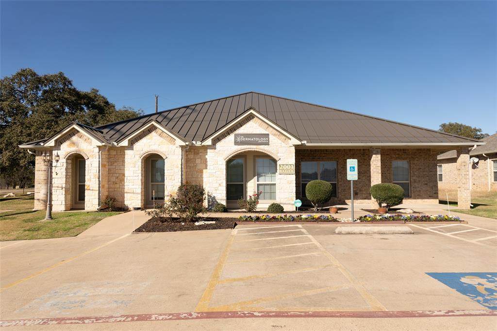 2001 Rockview Drive - Photo 1
