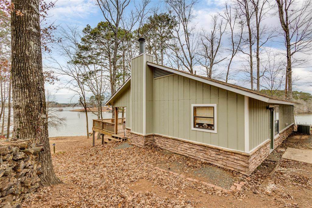 638 Featherston Road - Photo 1