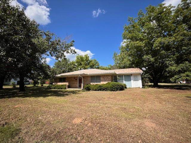 180 Nacogdoches St. - Photo 1