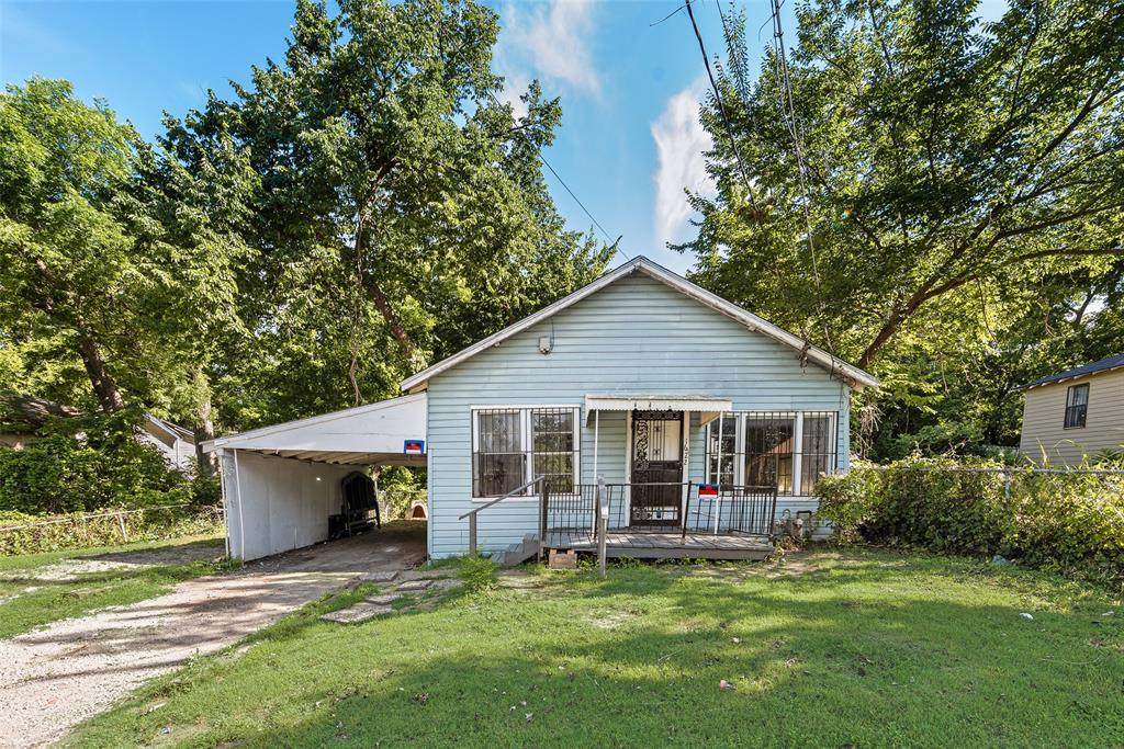 1622 Avenue B - Photo 1