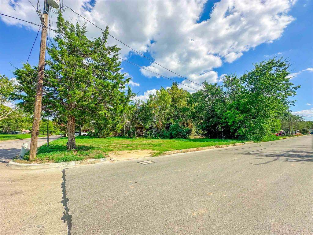 801 Bois D Arc Street - Photo 1