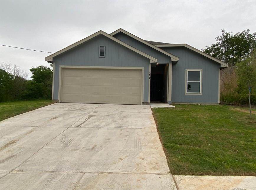 1423 Morse Street - Photo 1
