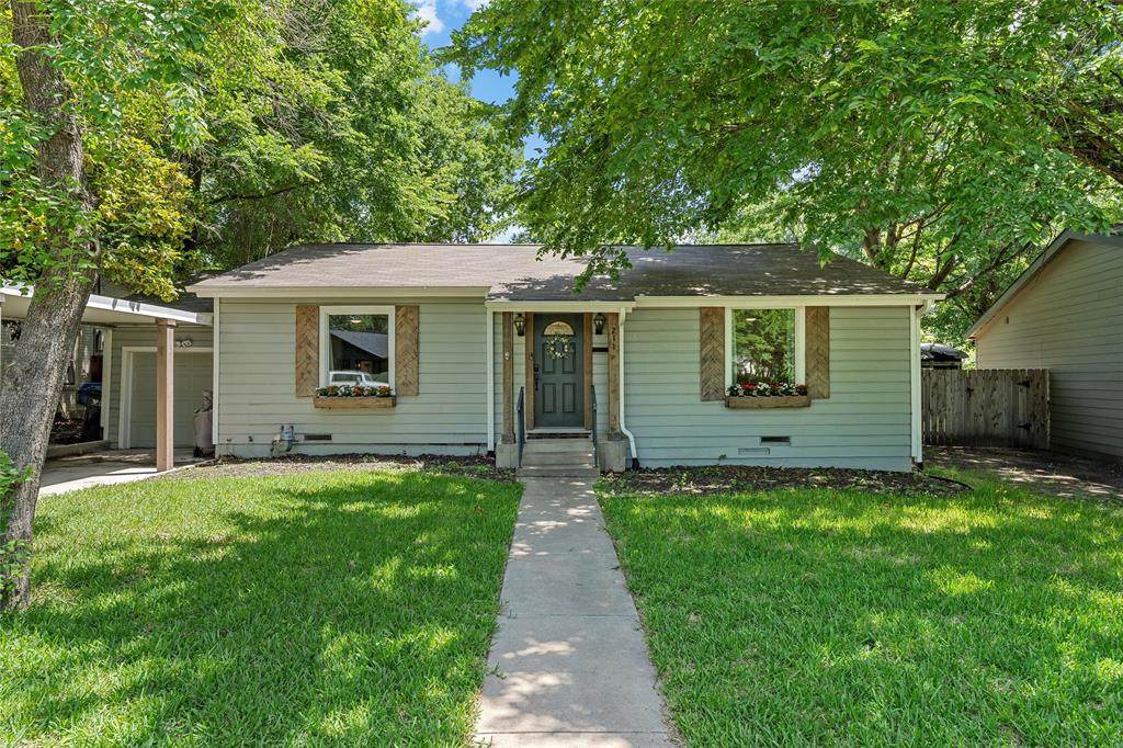 211 40th Street - Photo 1