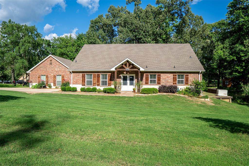 411 Sterling Shores Drive - Photo 1