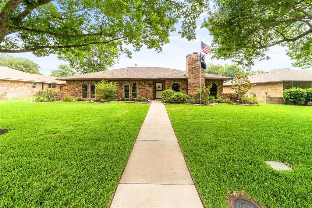 204 Glenwick Place - Photo 1
