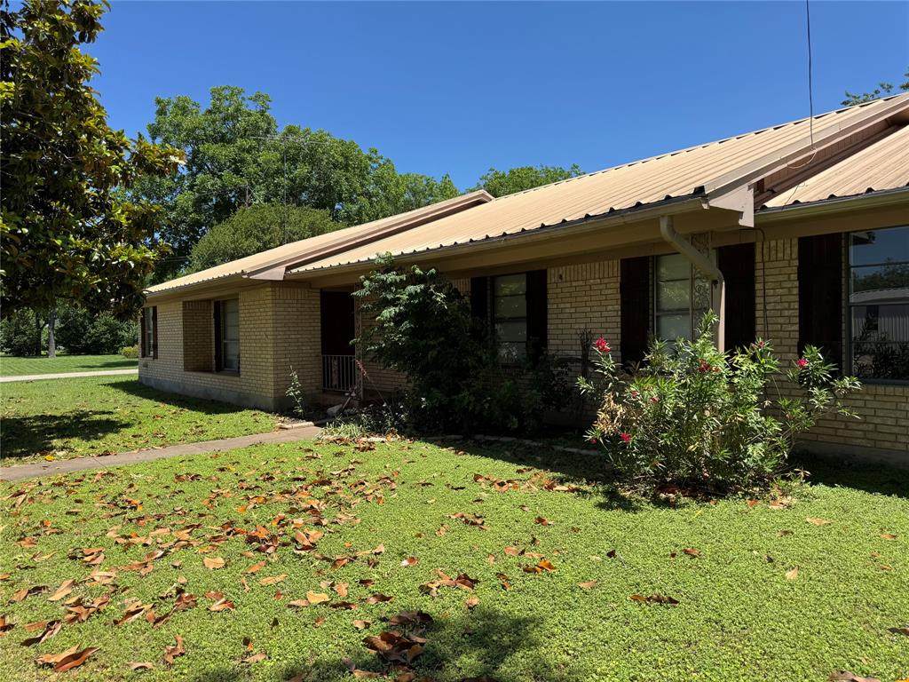305 Main Street - Photo 1
