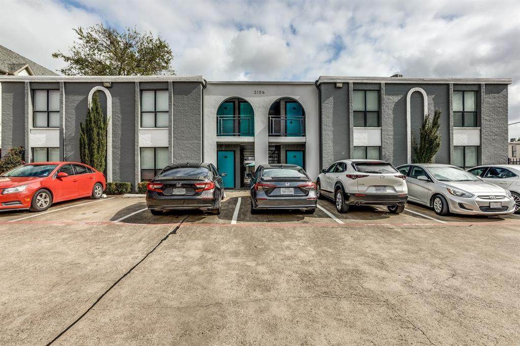 2106 Bennett Avenue - Photo 1