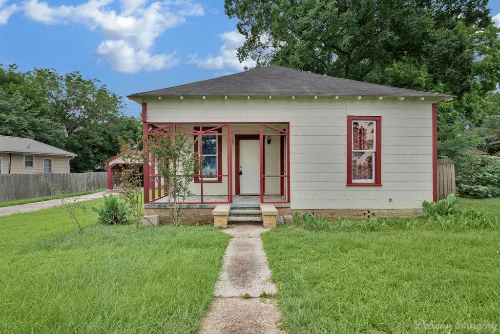 205 Lake Street - Photo 1