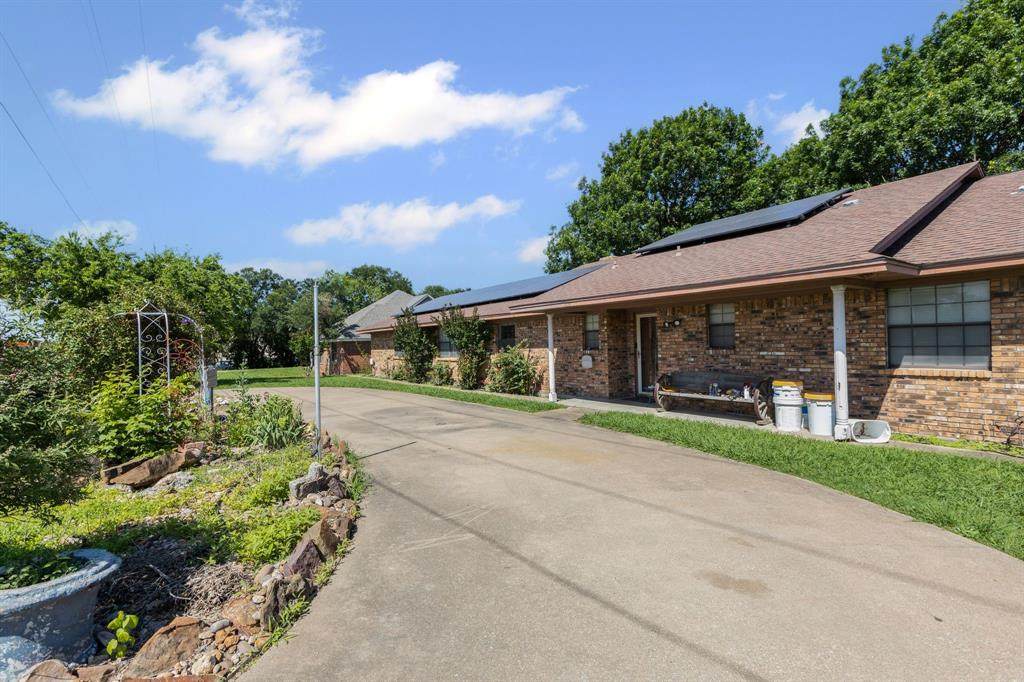 100 Yorkshire Drive - Photo 1