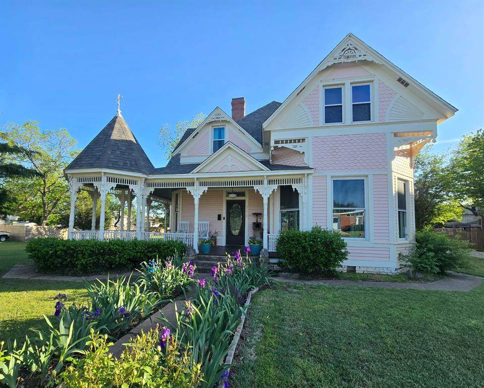 306 Tarrant Street - Photo 1
