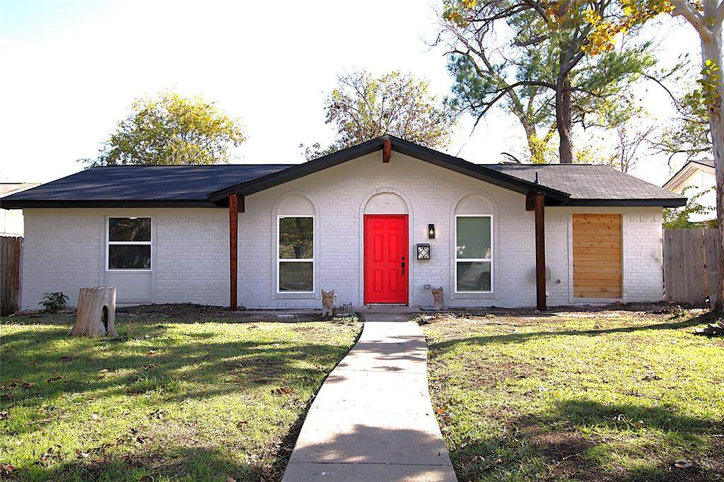 810 Laguna Drive - Photo 1