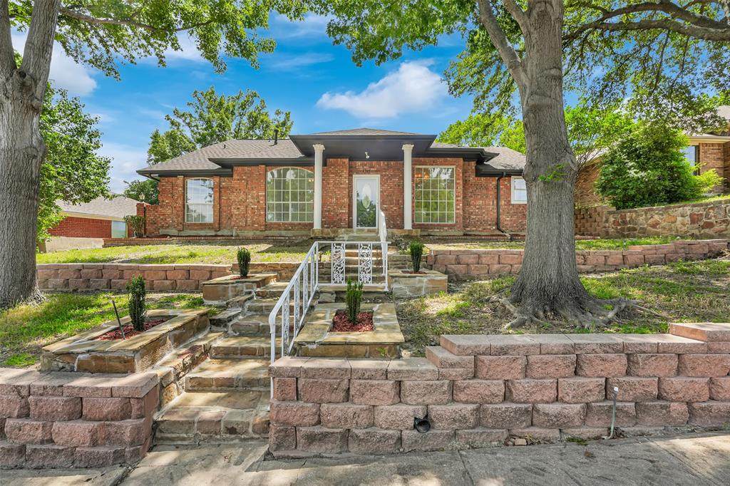 4909 Berkeley Court - Photo 1