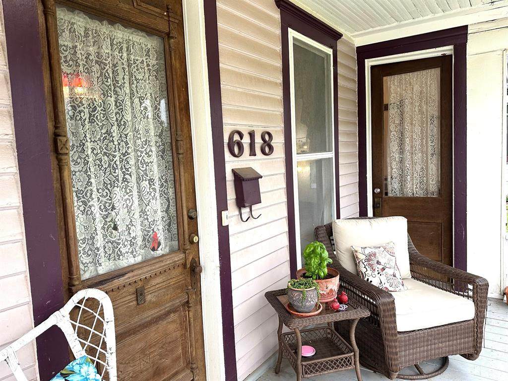 618 Chestnut Street - Photo 1
