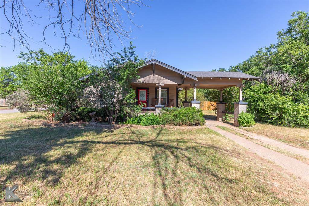 890 Vine Street - Photo 1
