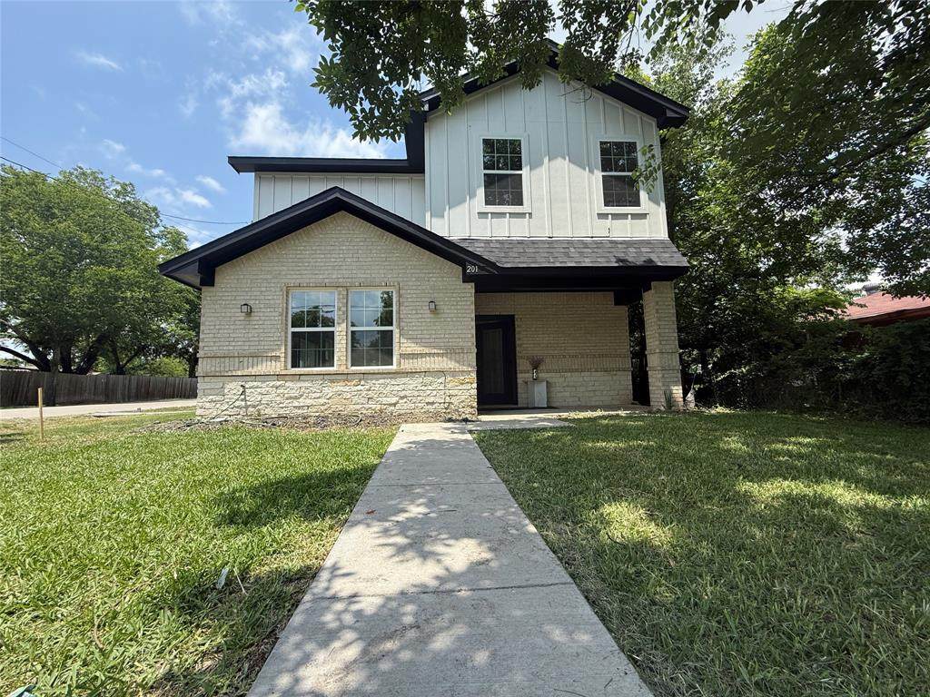201 10th Street - Photo 1