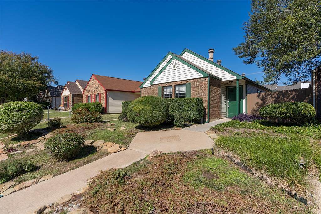 243 Teakwood Lane - Photo 1