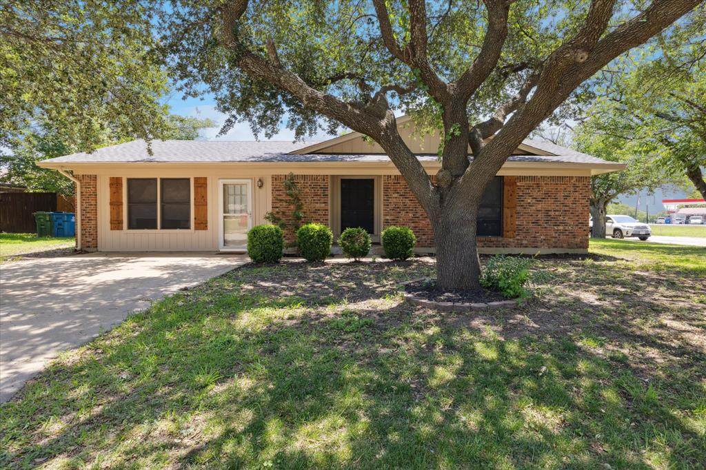 226 Hillcrest Street - Photo 1
