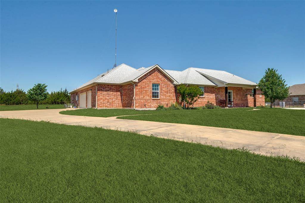 949 Stephen Court - Photo 1