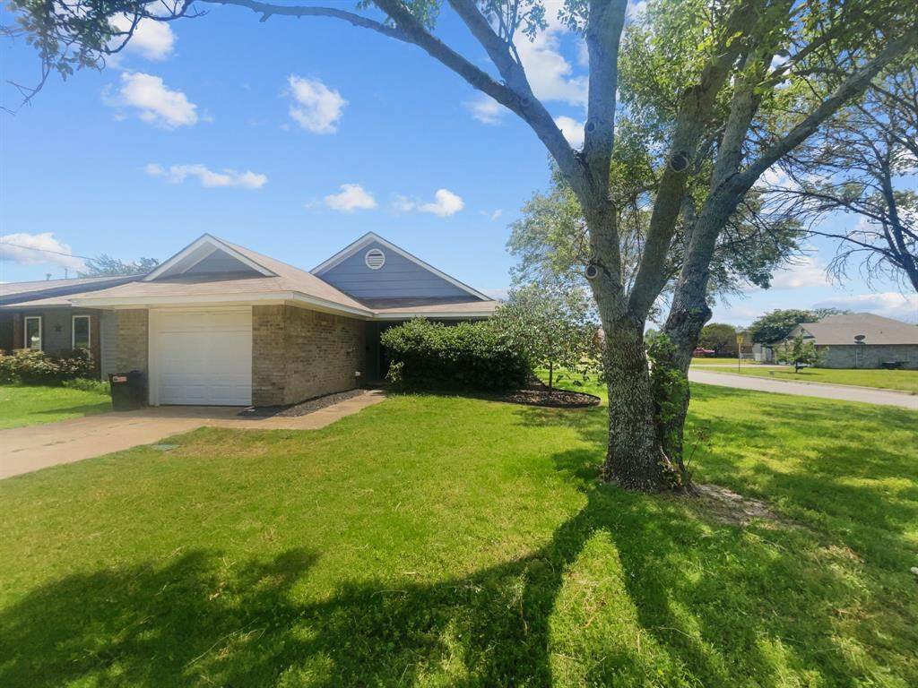 1215 Keechi Street - Photo 1