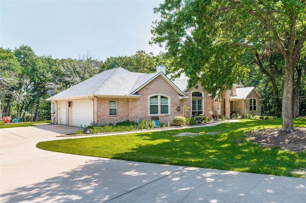 4401 Oak Shores Circle - Photo 1