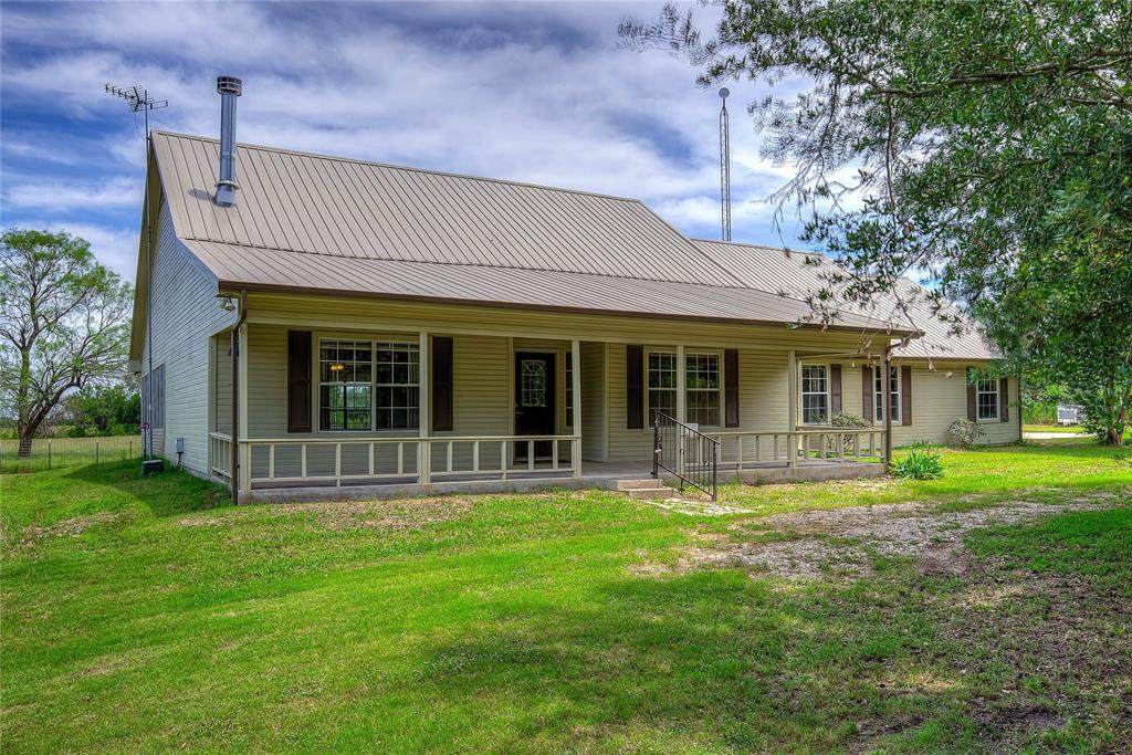 5701 Fm 2101 - Photo 1