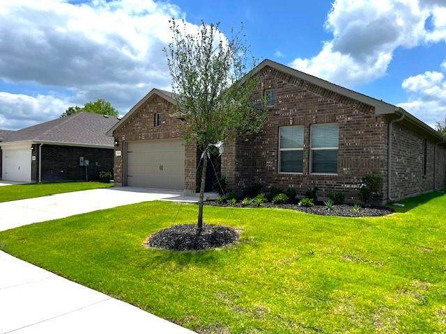 333 Wildrose Circle - Photo 1