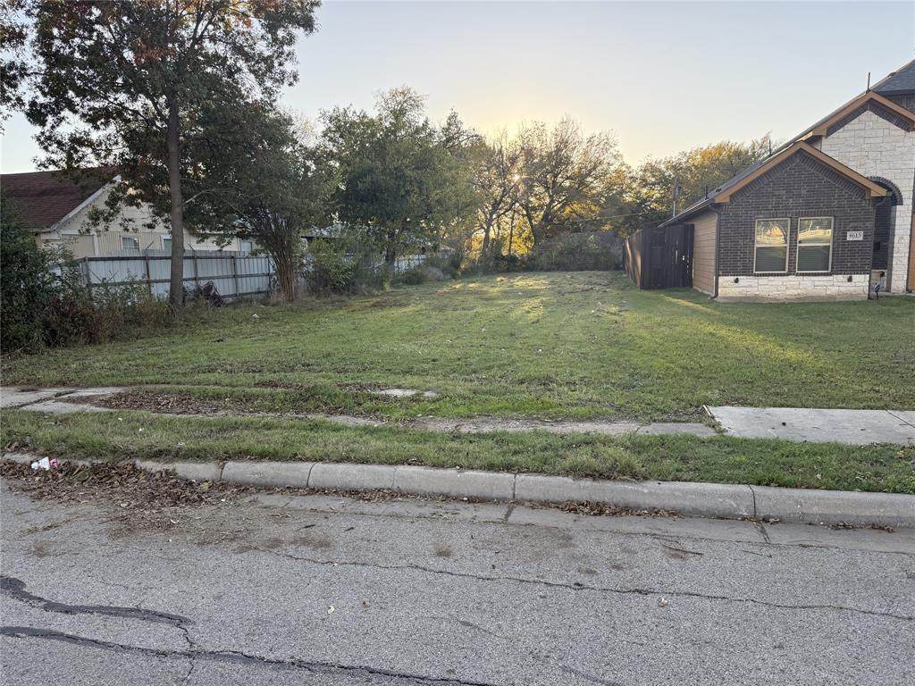 4619 Denley Drive - Photo 1