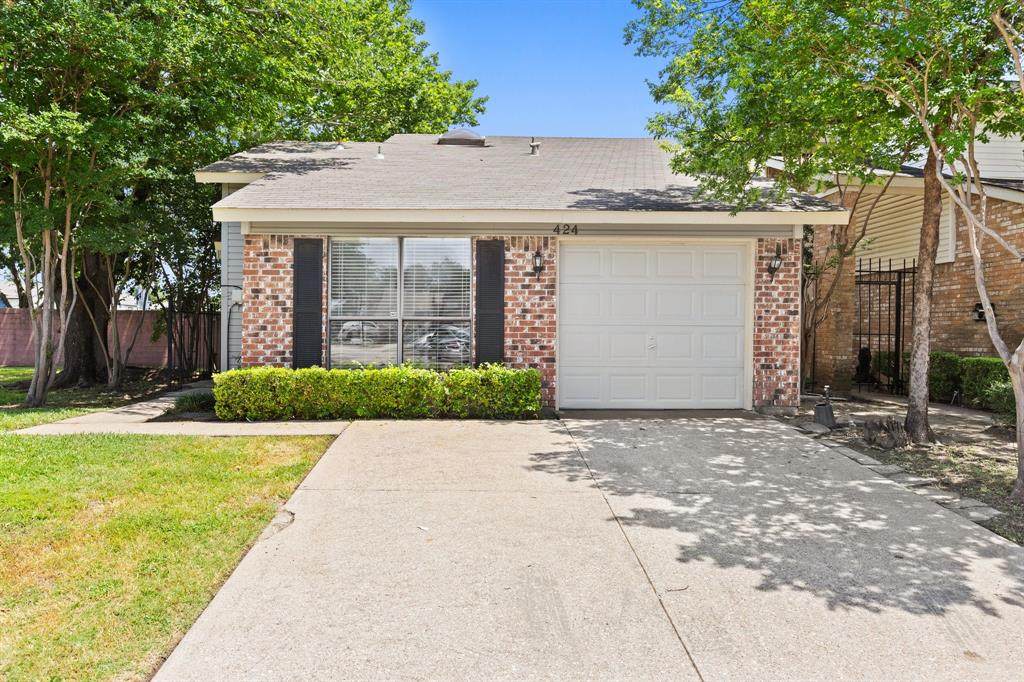 424 Menlo Park Drive - Photo 1
