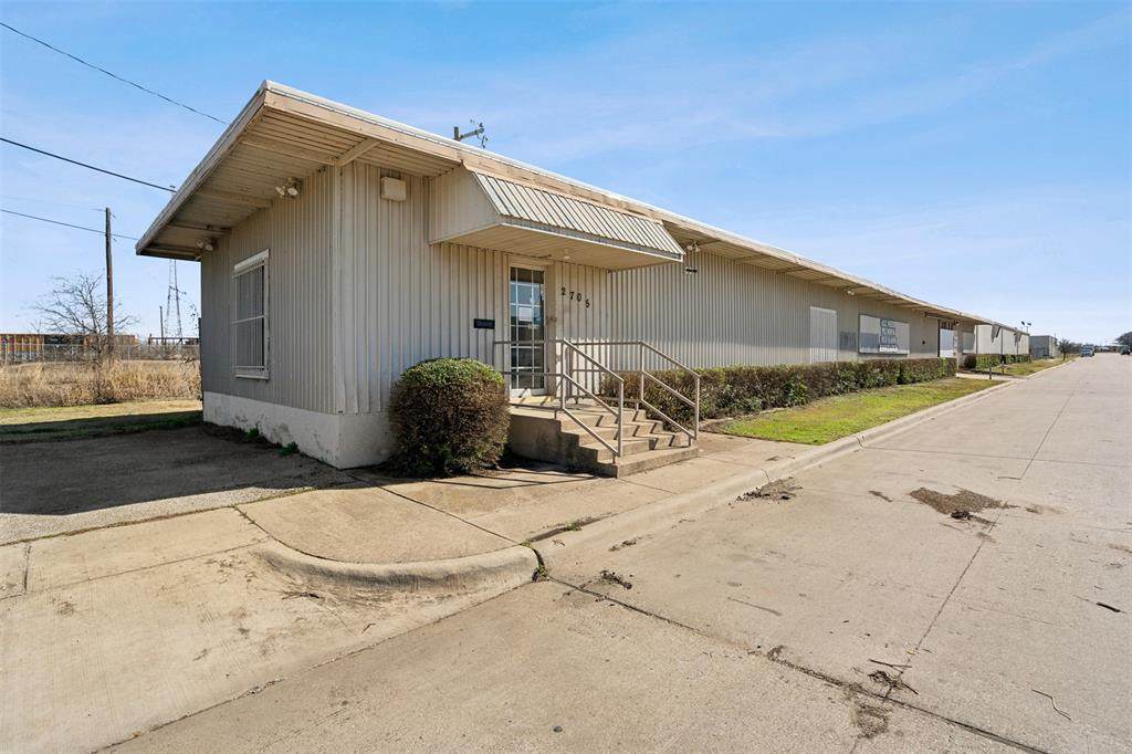 2705 Saint Louis Avenue - Photo 1