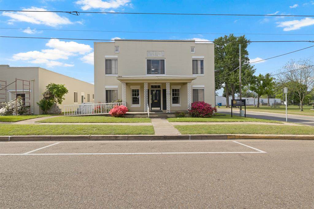 207 3rd Street - Photo 1
