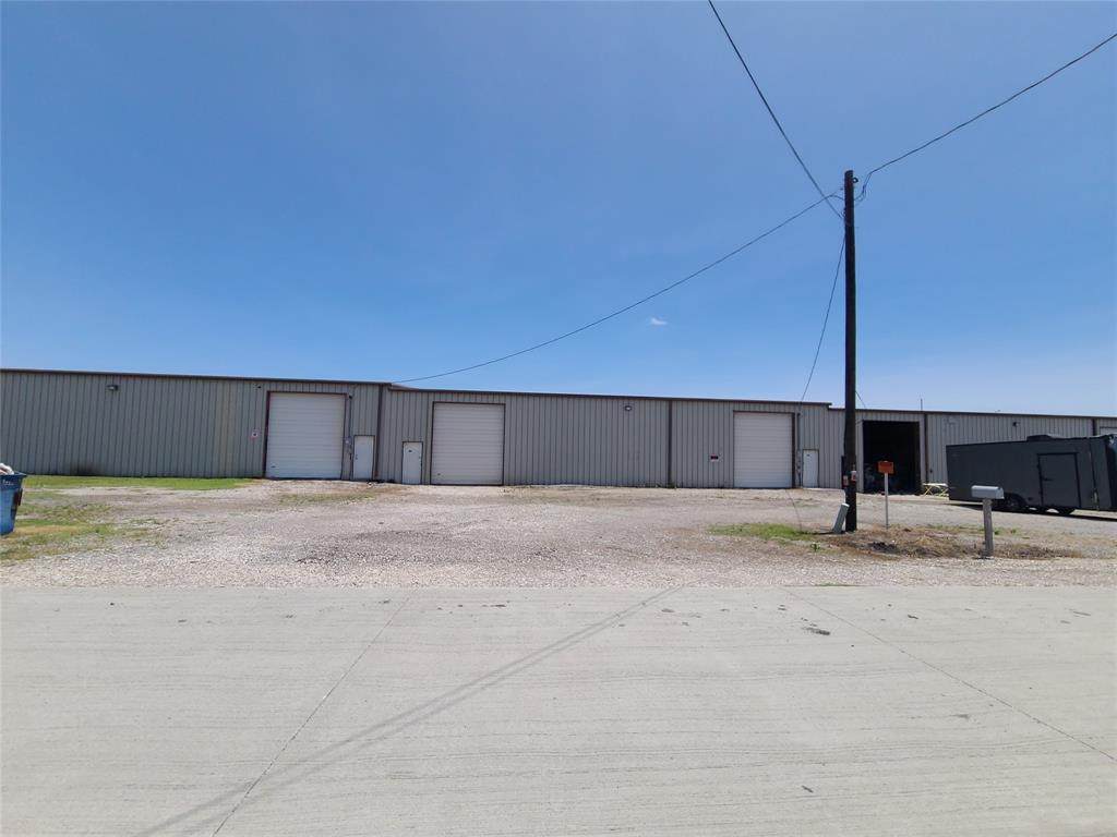 213 Mark Lane - Photo 1