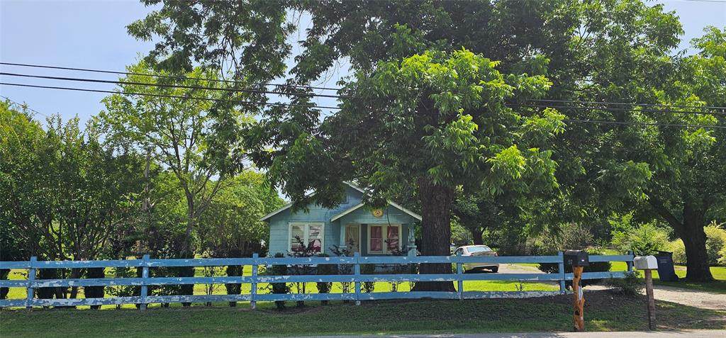 812 Waldrip Street - Photo 1