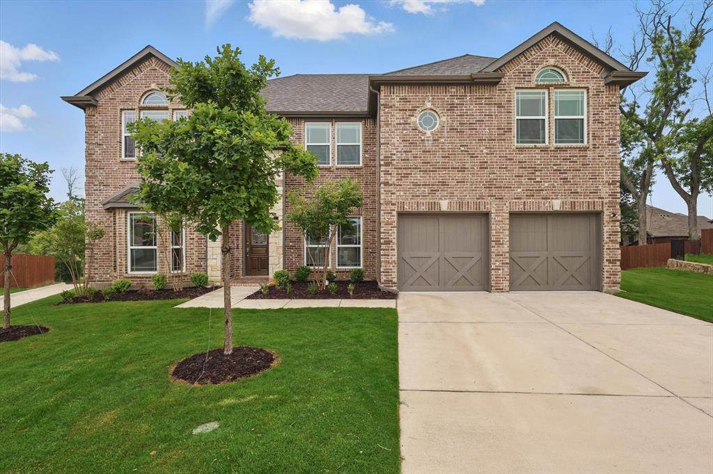 2821 White Plains Drive - Photo 1