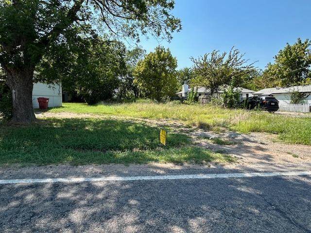 306 Pecan Street - Photo 1