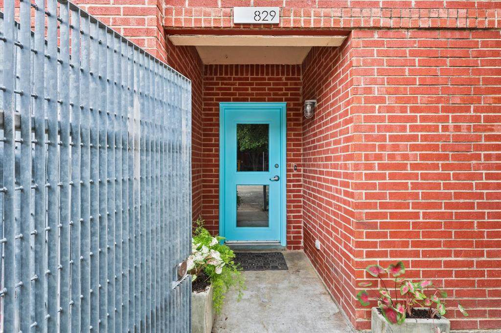 829 Daggett Avenue - Photo 1