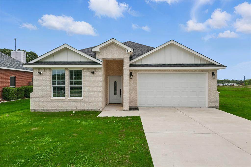 713 Hillburn - Photo 1