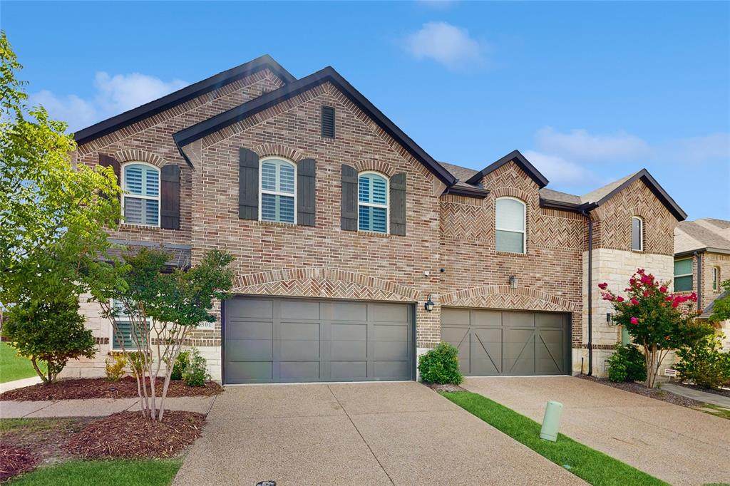 301 Somerset Drive - Photo 1