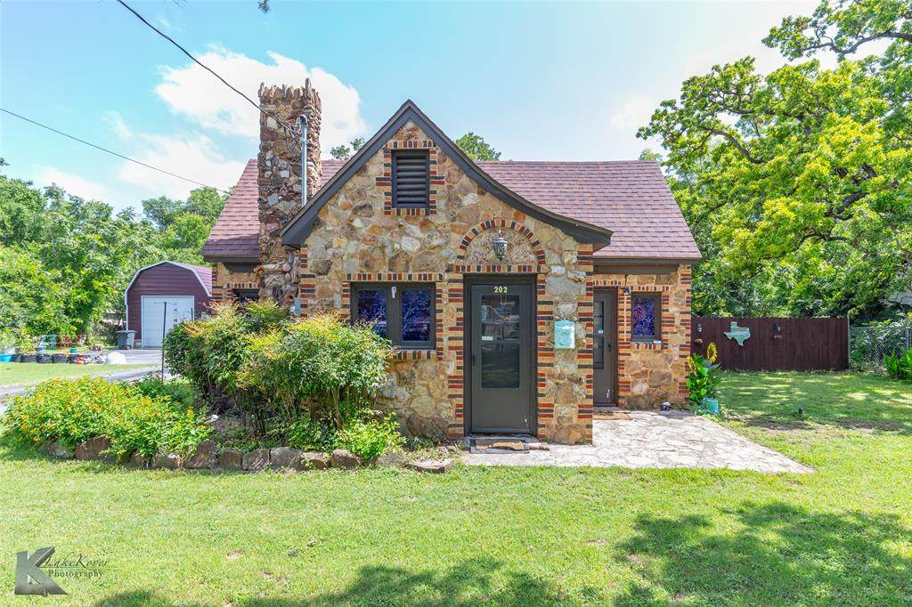 202 Ross Street - Photo 1