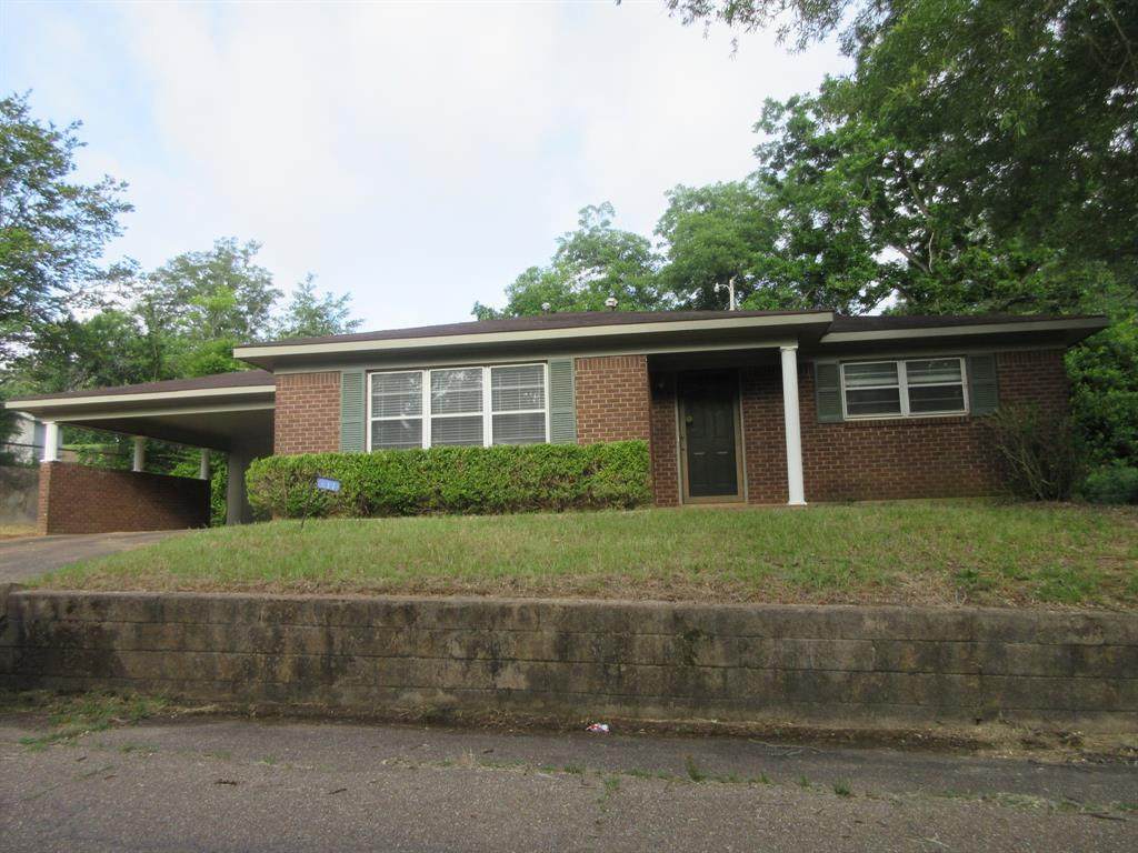 611 4th Street - Photo 1