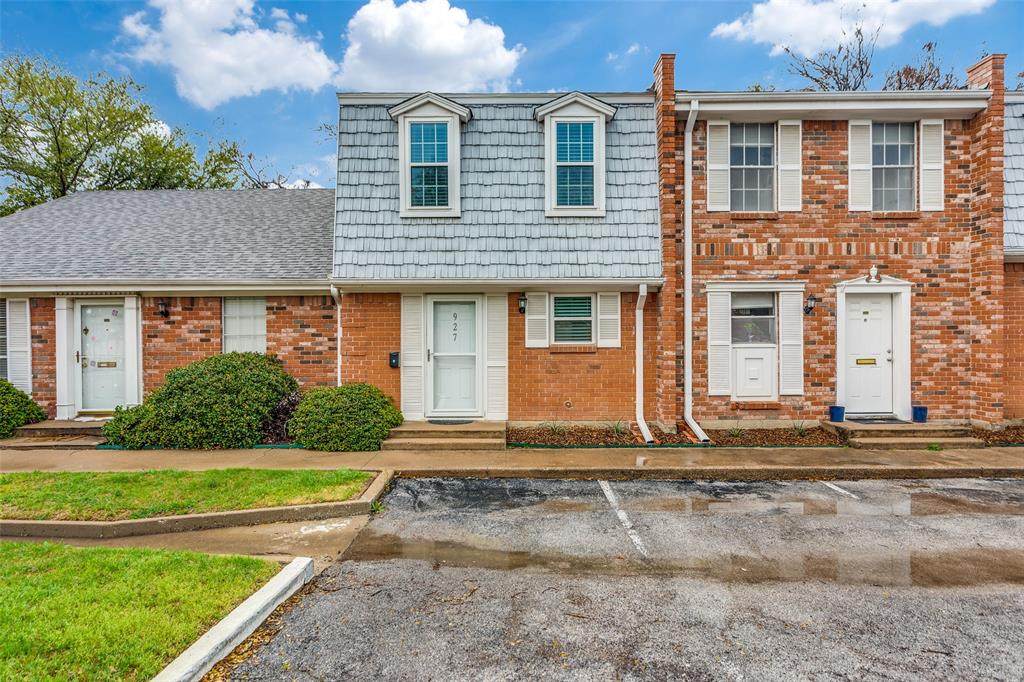 927 Roaring Springs Road - Photo 1