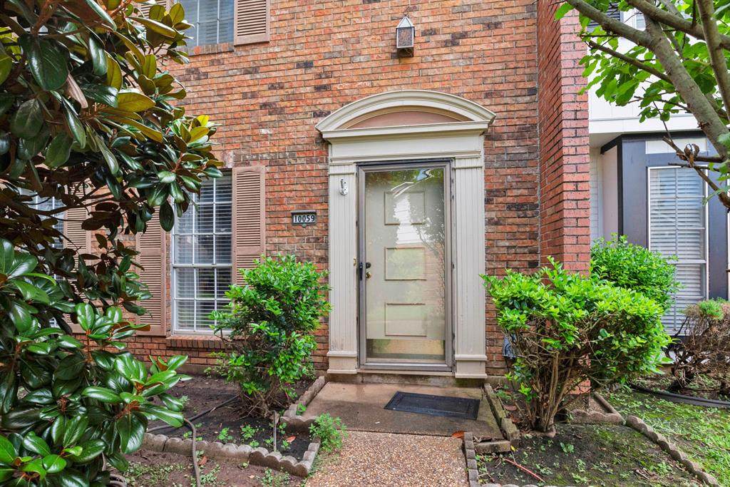 10059 Alondra Street - Photo 1