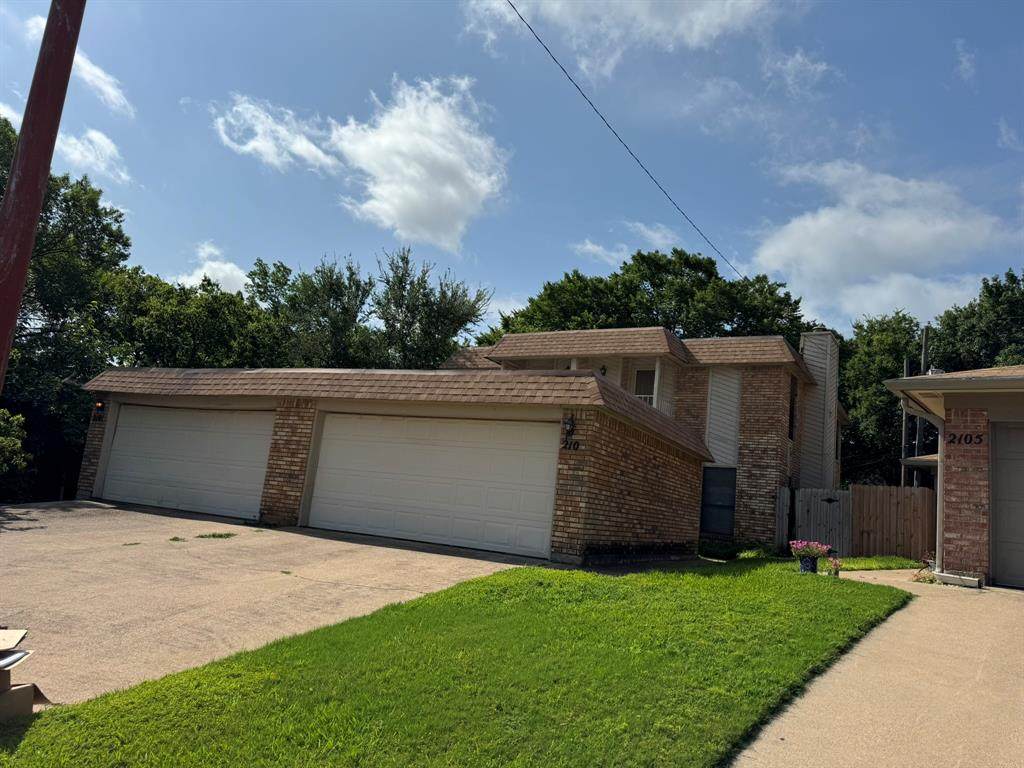 2101 Mistletoe Avenue - Photo 1